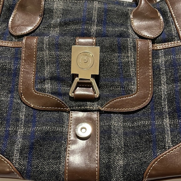 Awesome bag for Fall! Blue, grey & charcoal pattern with accent of brown leather - Picture 2 of 11